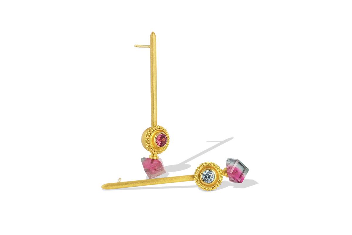 Alternate view of the Etruscan Ruff Earrings.