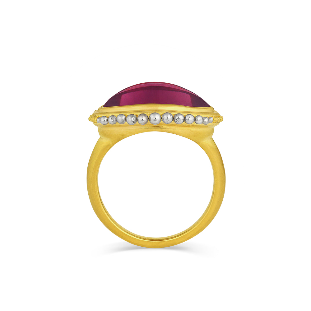 Side view of the Navia ring.