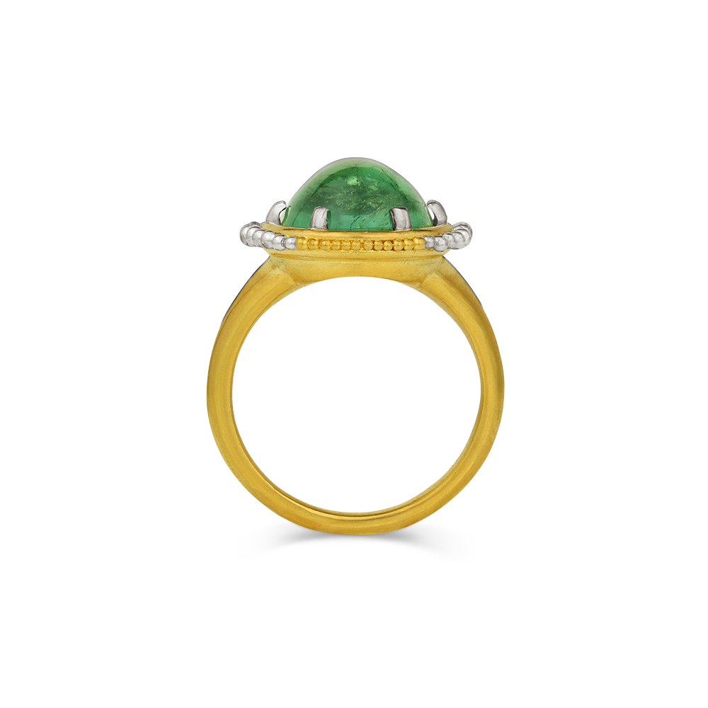 Side facing view of the Ora ring.
