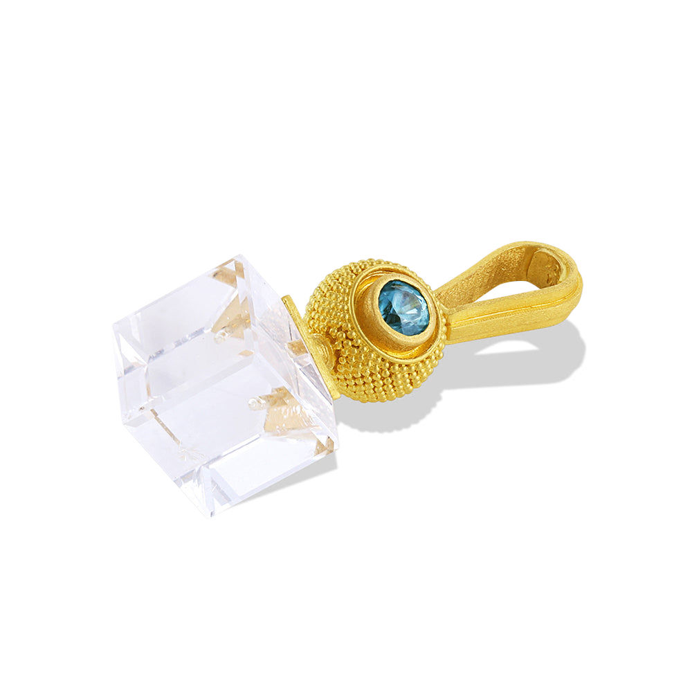 Close up view of the Velvet Cubus Swivel charm.