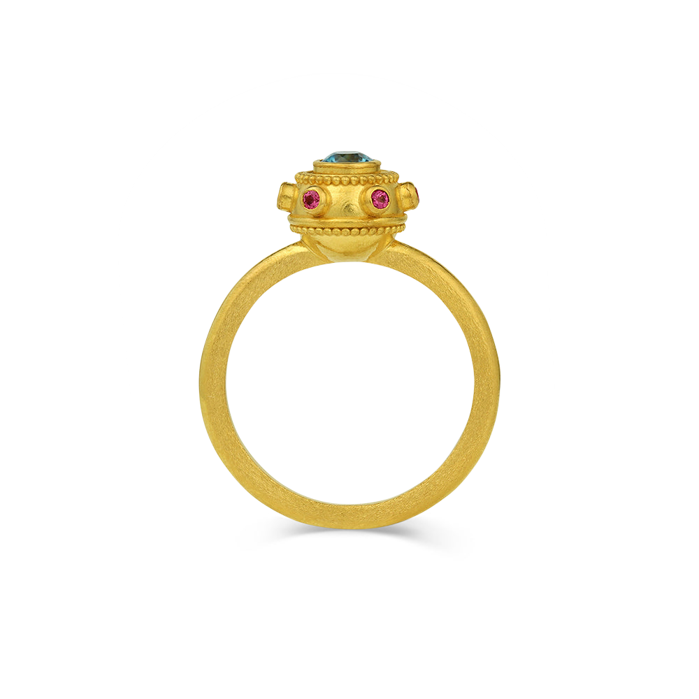 Side view of the blue zircon Sfaira ring.