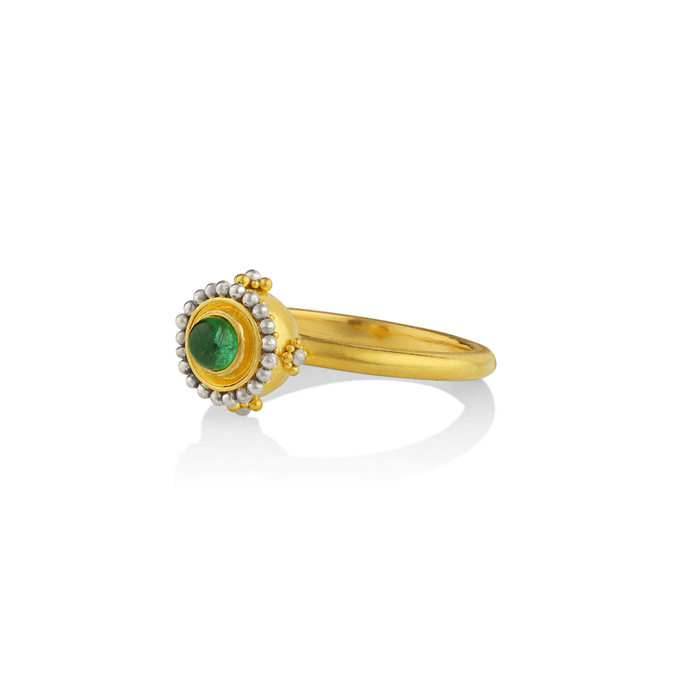 Angled front view of the Brazilian Paraiba Sfaira ring.